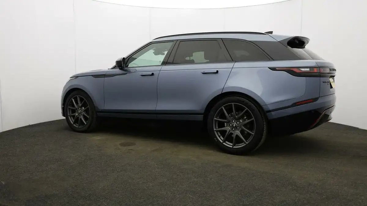 2022-land-rover-range-rover-velar-20-d200-r-dynamic-hse-big-63