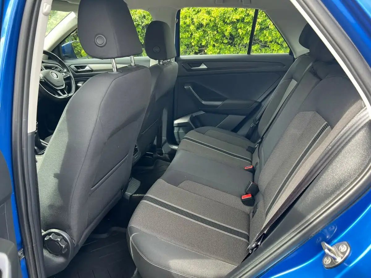 2020-volkswagen-t-roc-15-tsi-se-big-29