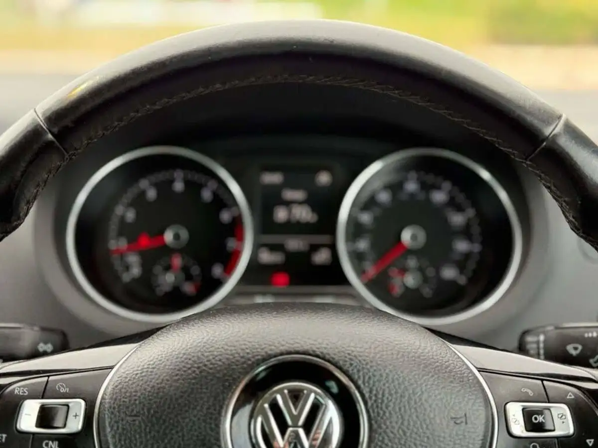 2017-volkswagen-polo-10-match-60ps-ss-5d-big-10