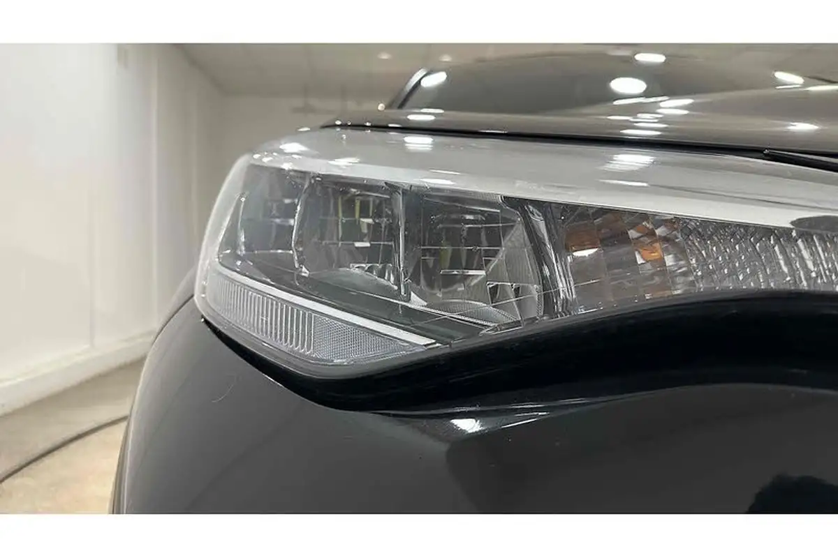 2022-toyota-c-hr-18-vvt-i-design-big-17