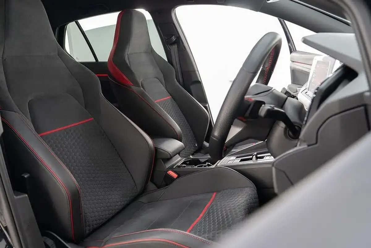 2021-volkswagen-golf-20-tsi-gti-clubsport-big-6