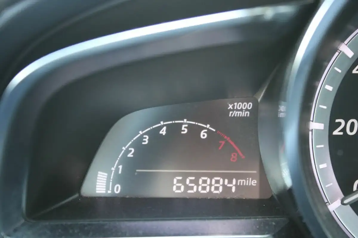 2016-mazda-mazda2-15-sport-nav-115ps-big-8