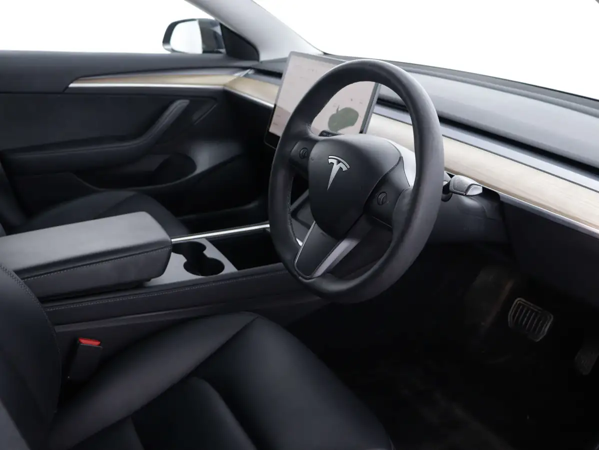 2022-tesla-model-3-e-long-range-big-28