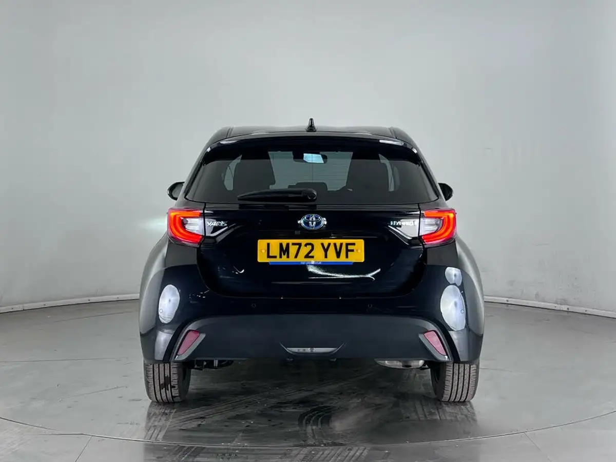 2022-toyota-yaris-15-vvt-i-design-big-5