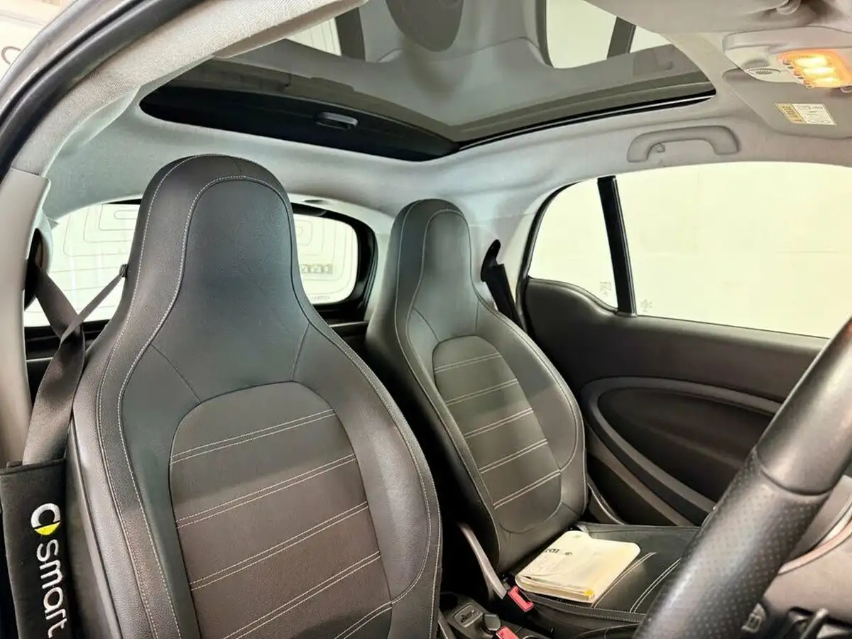 2016-smart-fortwo-09-edition-black-twinamic-big-10