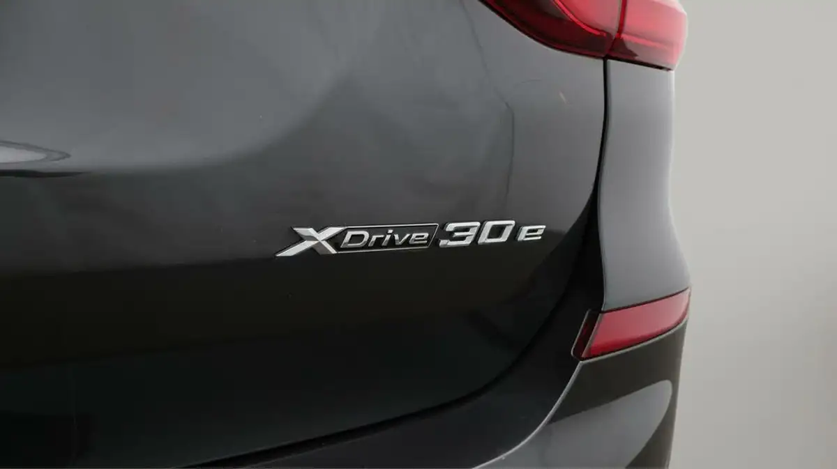 2021-bmw-x3-20-xdrive-30e-xline-big-22