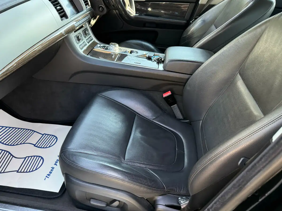 2015-jaguar-xf-22td-luxury-163ps-saloon-4d-big-58