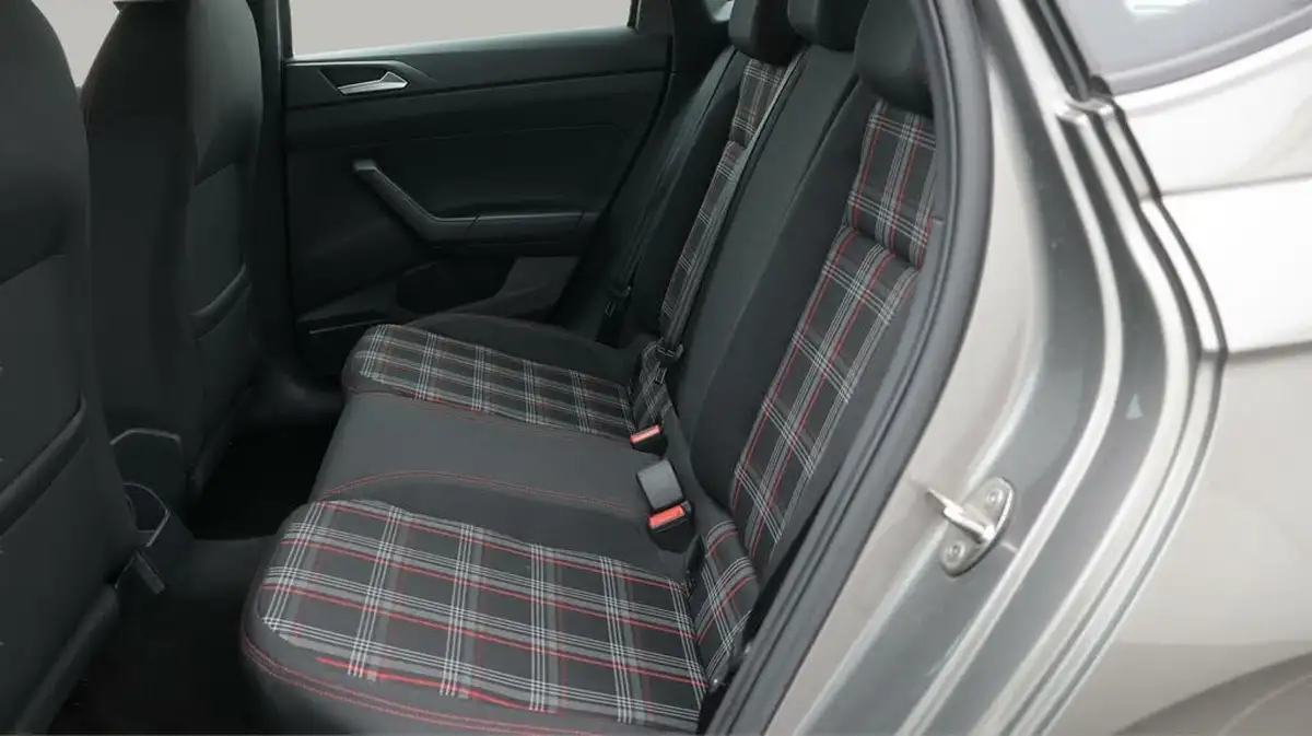 2019-volkswagen-polo-20-tsi-gti-big-16