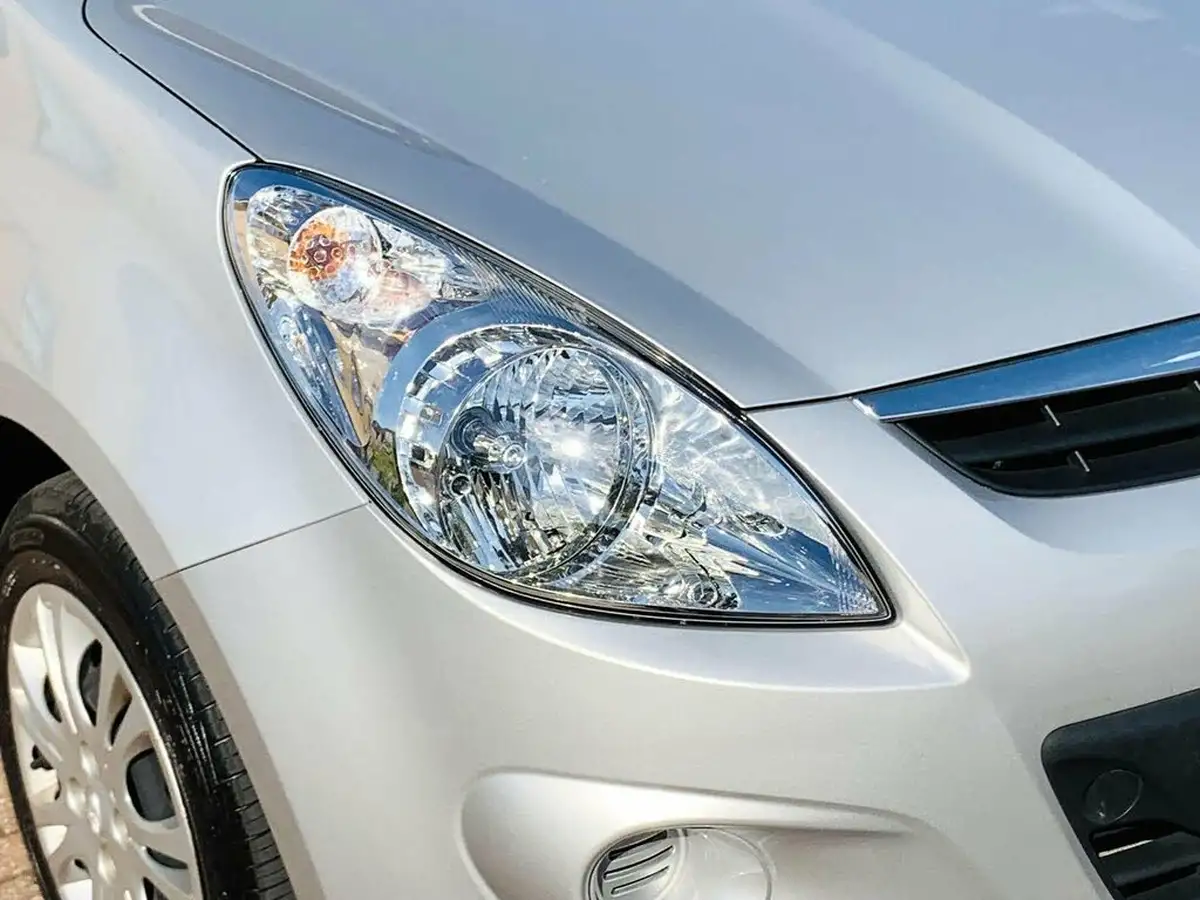 2012-hyundai-i20-12-classic-5d-big-33