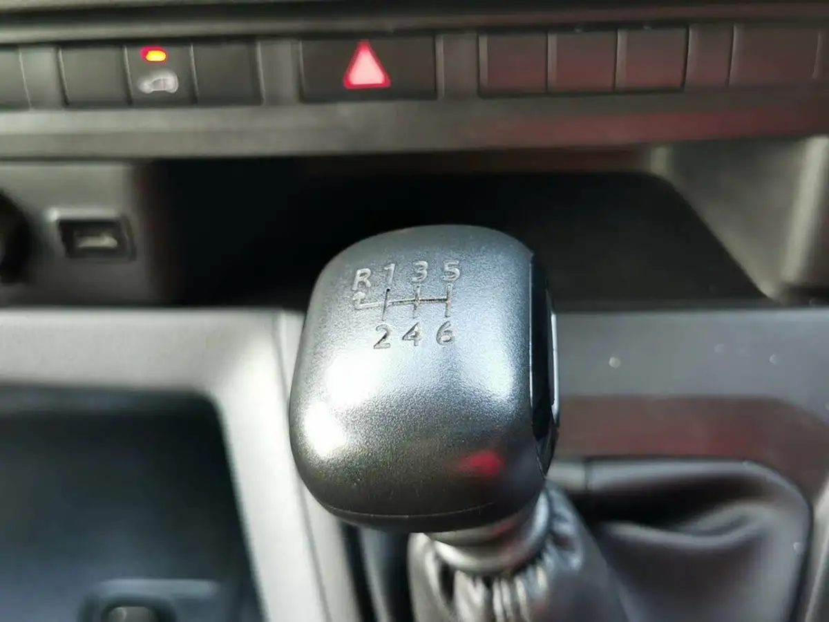 2020-citroen-dispatch-20bluehdi-enterprise-xl-1400-120pseu6d-ss-panel-big-15