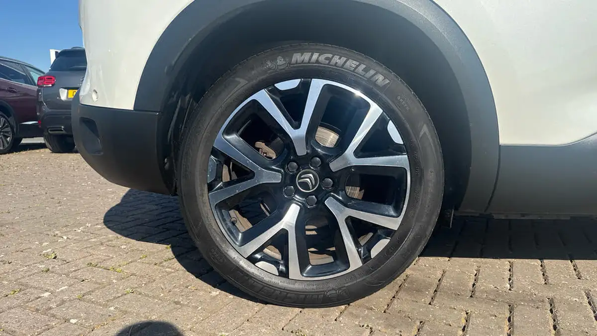 2021-citroen-c5-aircross-12-puretech-flair-plus-eat8-big-15