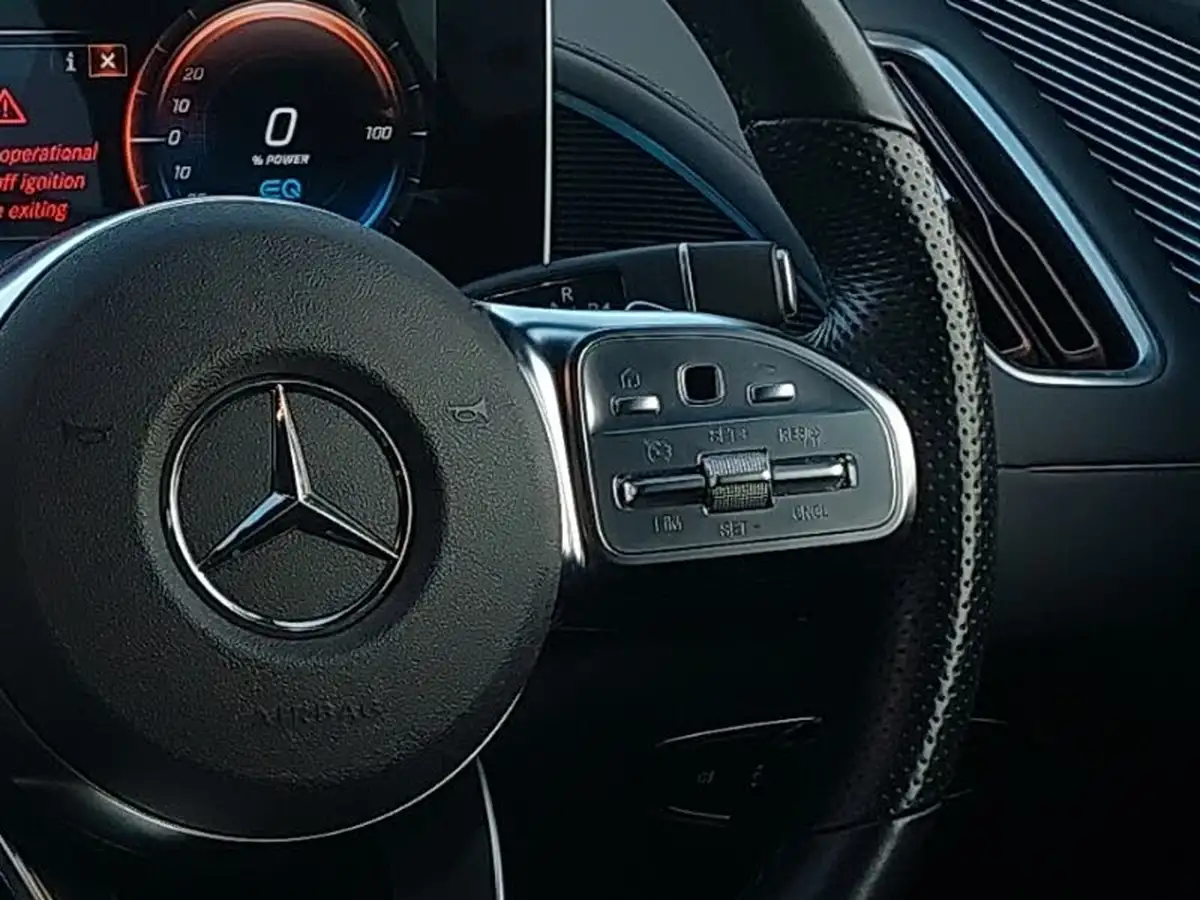 2020-mercedes-benz-eqc-e-eqc-400-amg-line-big-13