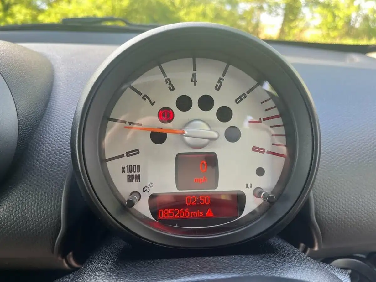 2011-mini-countryman-16-cooper-pepper-big-7