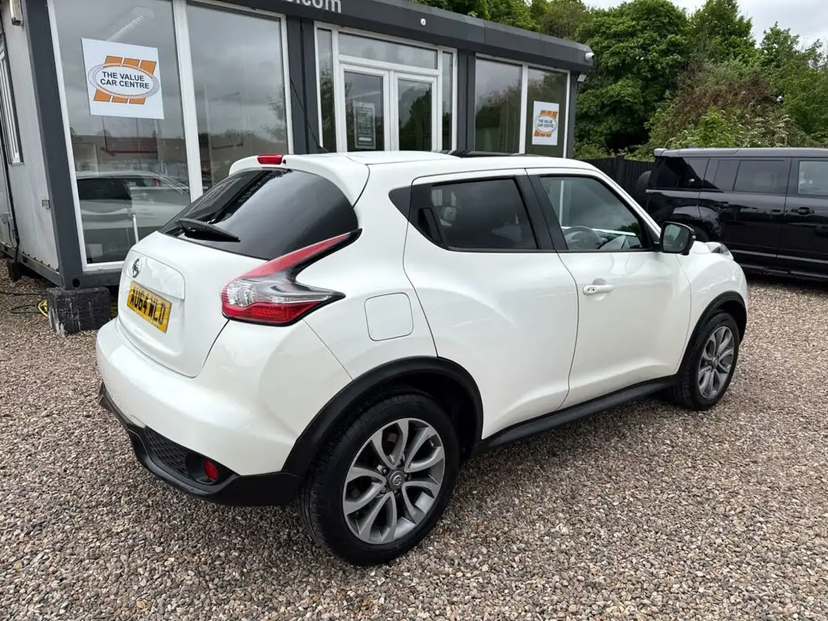 2014-nissan-juke-12-tekna-big-2