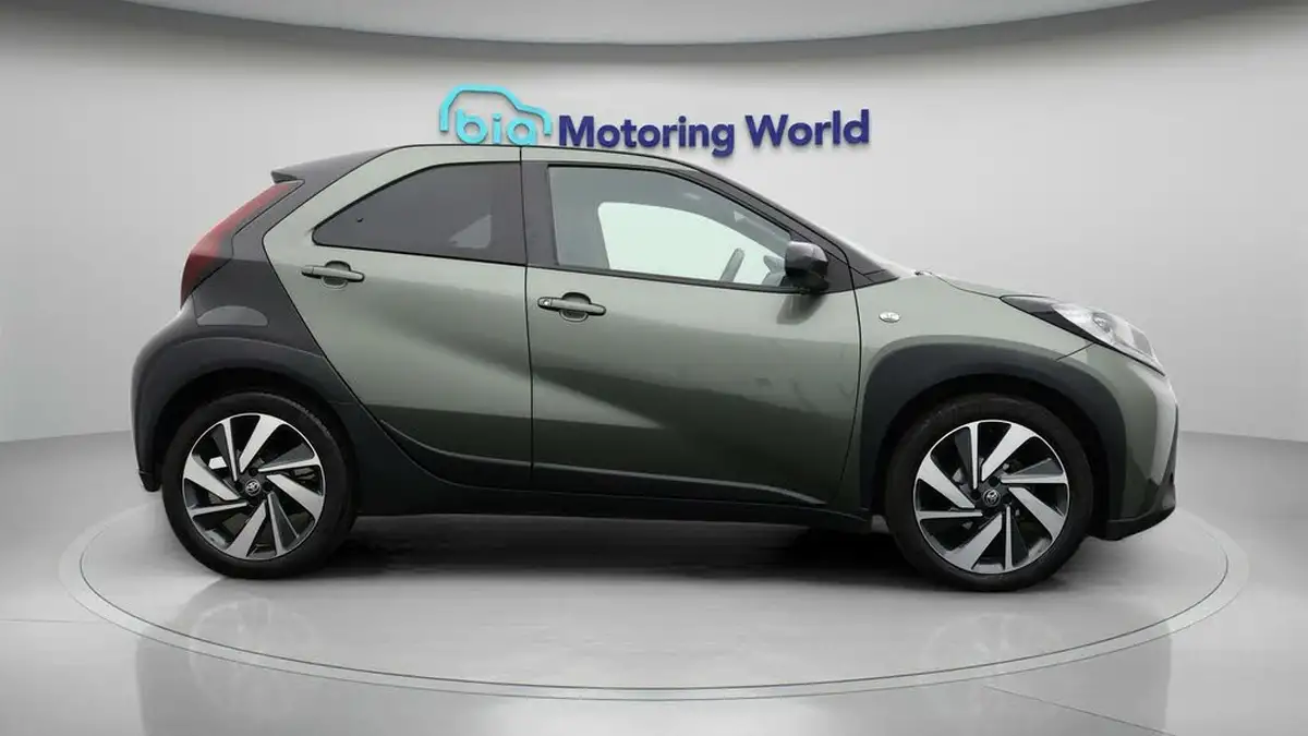 2023-toyota-aygo-x-10-vvt-i-edge-big-7