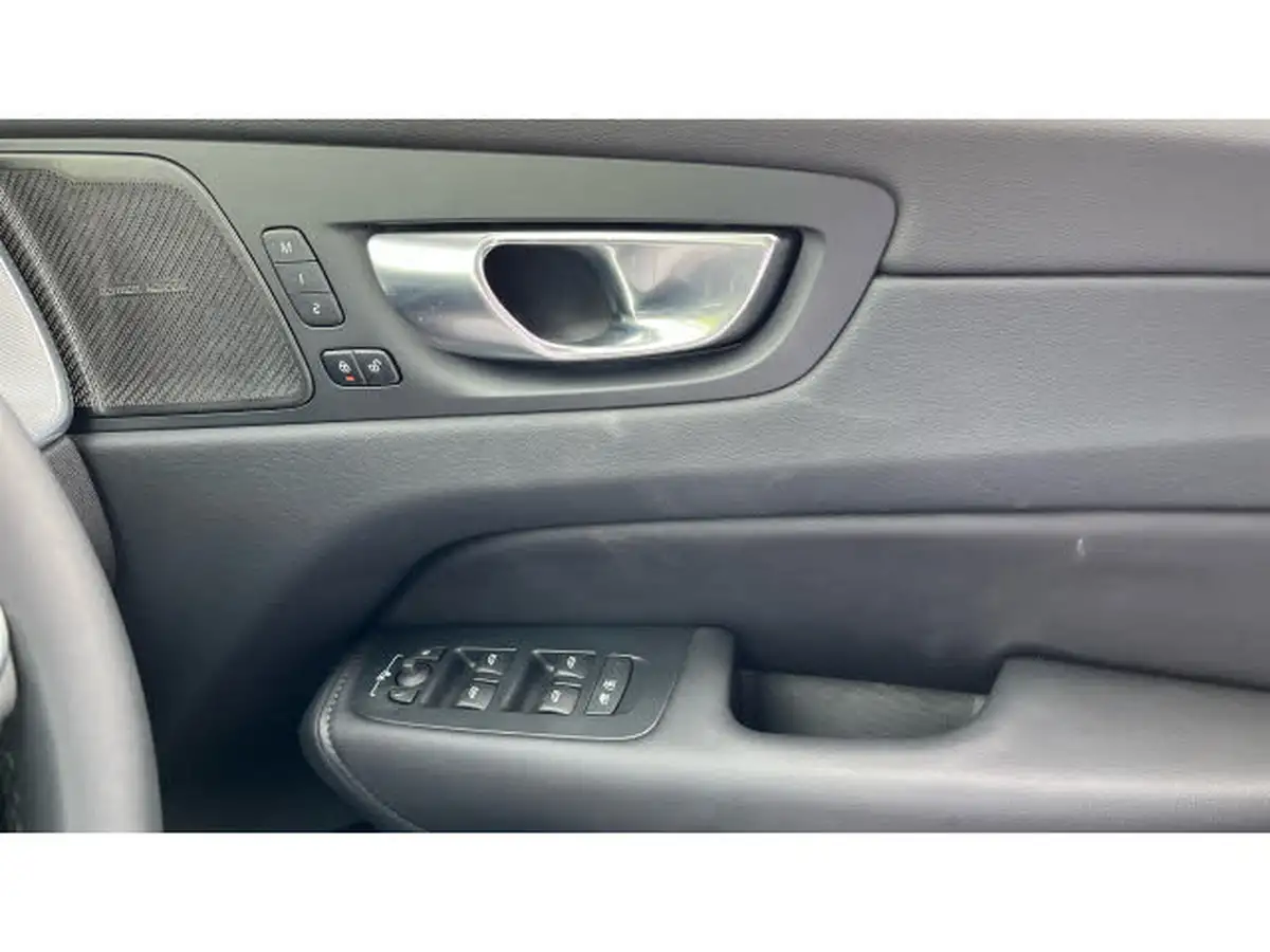 2024-volvo-xc60-20-b5-plus-big-14
