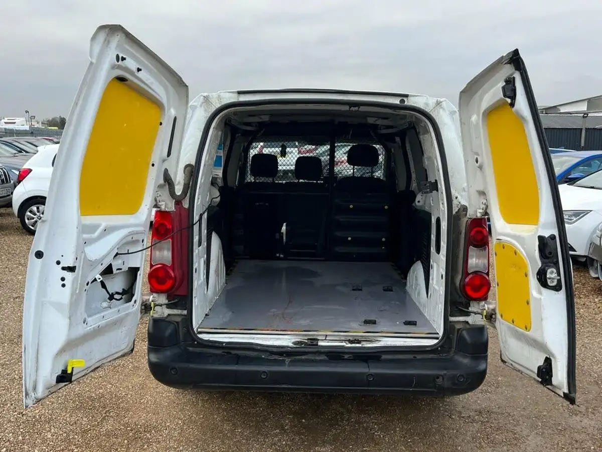 2018-citroen-berlingo-16td-l2-750-lx-panel-big-12