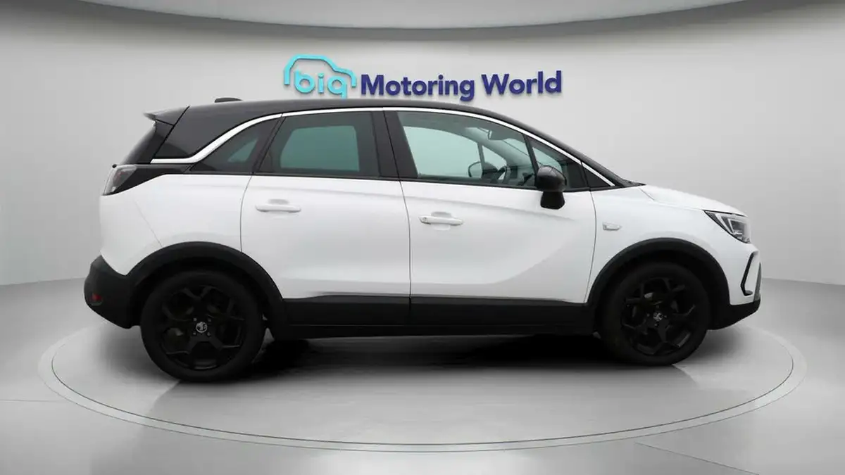 2022-vauxhall-crossland-12i-gs-line-big-8