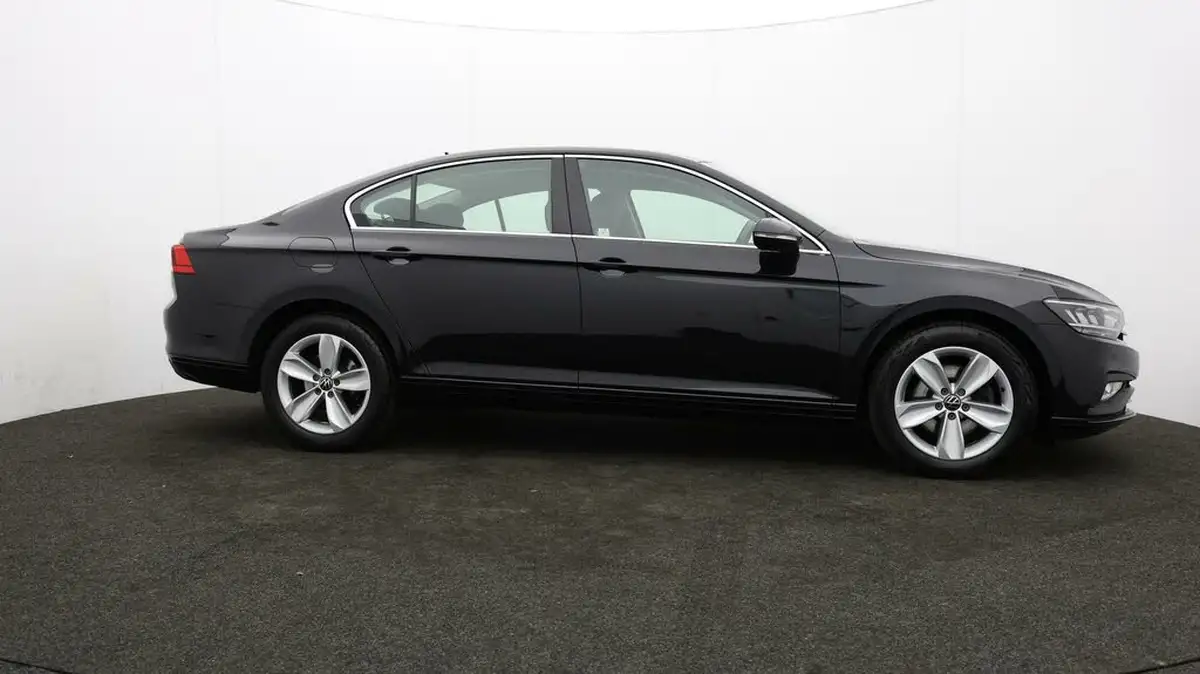 2021-volkswagen-passat-20tdi-se-nav-150ps-saloon-4d-dsg-big-39
