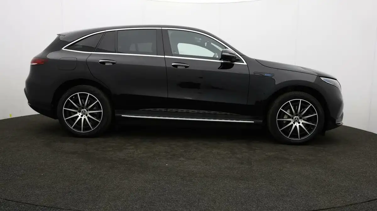 2022-mercedes-benz-eqc-e-eqc-400-amg-line-big-7