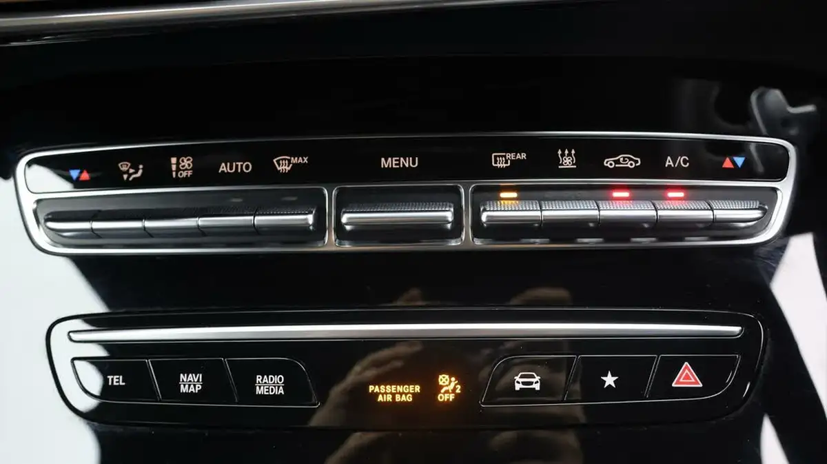 2022-mercedes-benz-eqc-e-eqc-400-amg-line-big-11