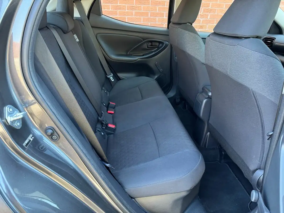 2022-toyota-yaris-15-vvt-i-icon-big-19