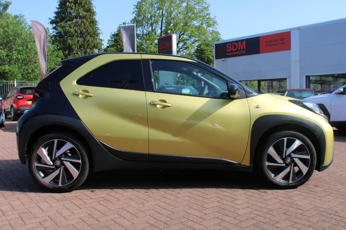 2023-toyota-aygo-x-10-vvt-i-edge-cvt-big-3