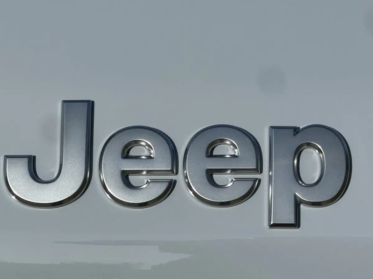 2025-jeep-avenger-12-gse-summit-e-hybrid-48v-auto-big-9