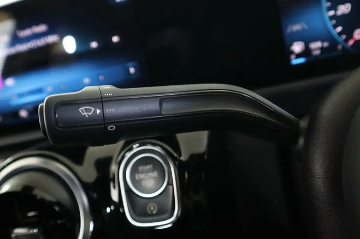 2020-mercedes-benz-a-class-15d-a180d-amg-line-executive-saloon-4d-7g-dct-big-51