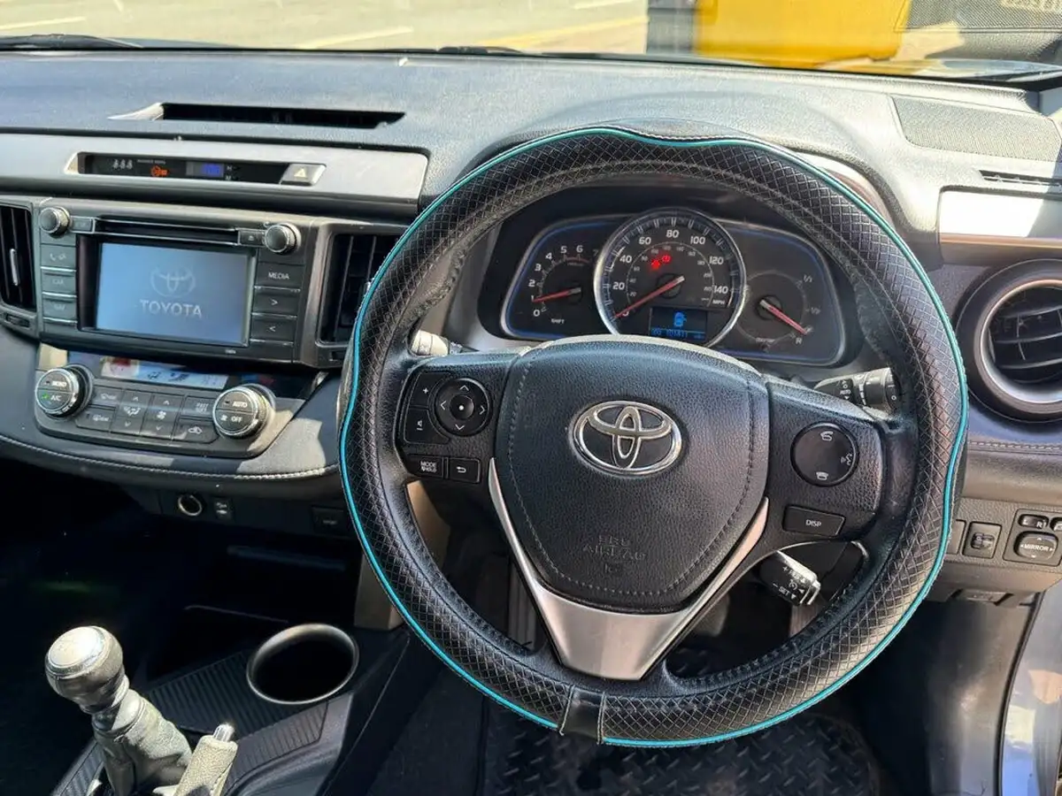 2014-toyota-rav4-20td-icon-20d-4d-awd-big-23
