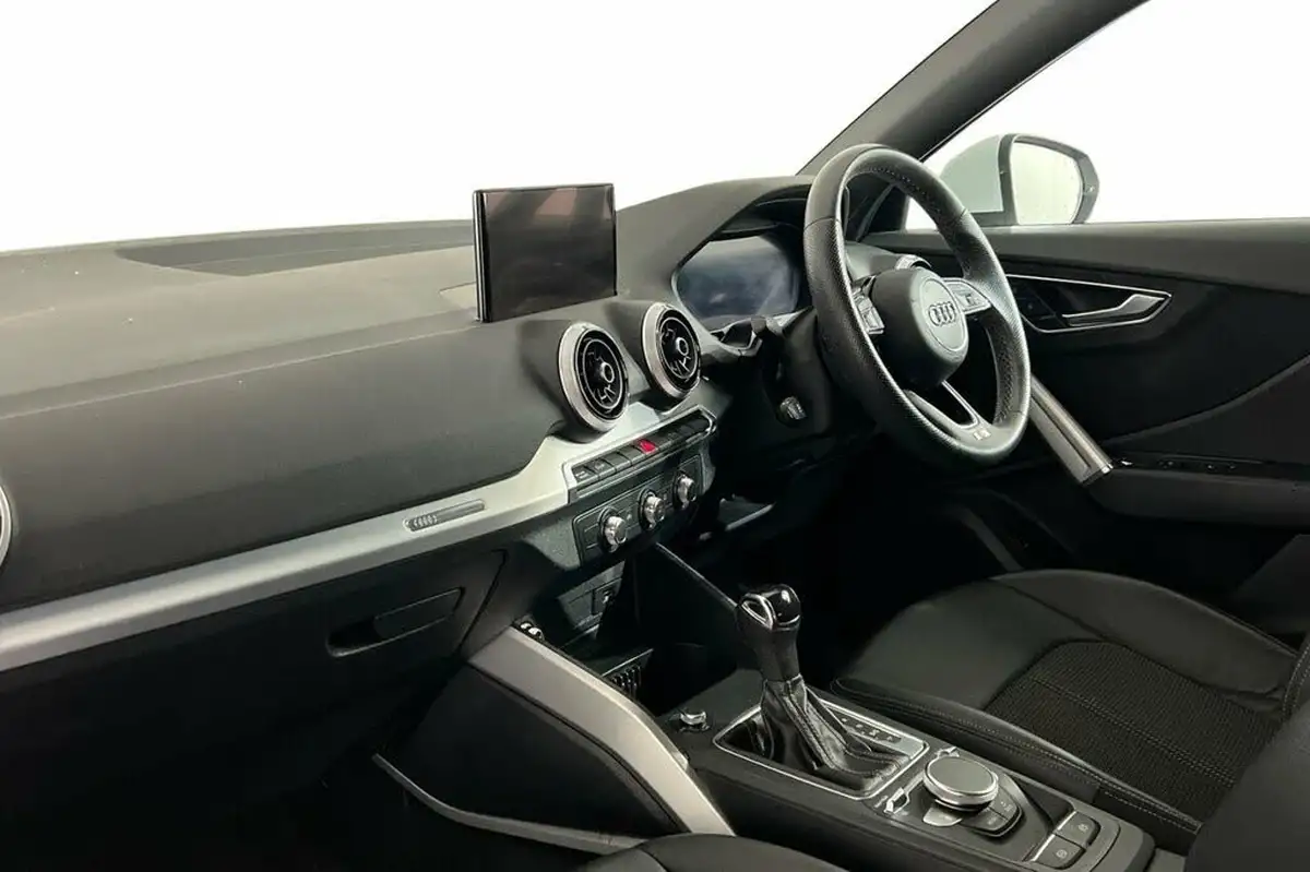2022-audi-q2-15-35-tfsi-s-line-tronic-big-9
