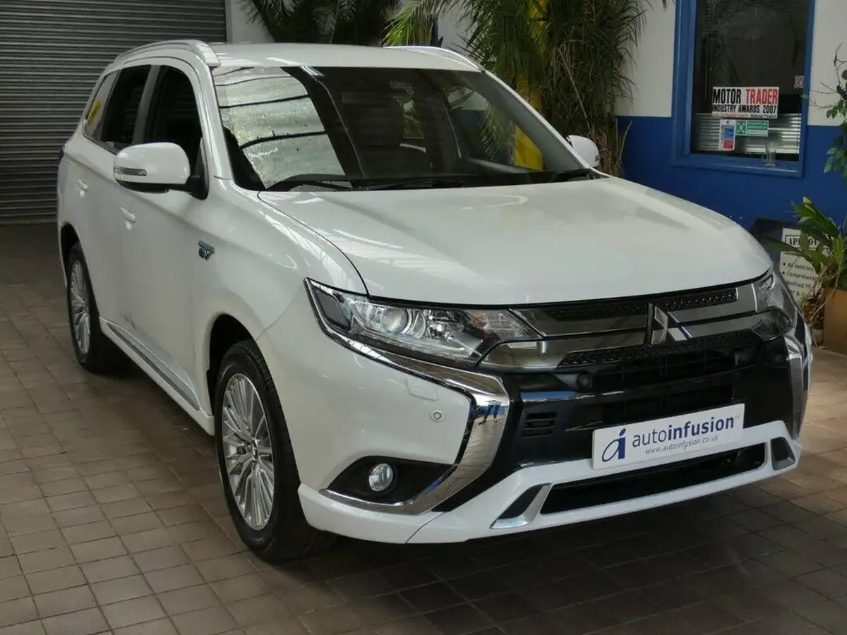2021-mitsubishi-outlander-24-dynamic-safety-phev-big-21