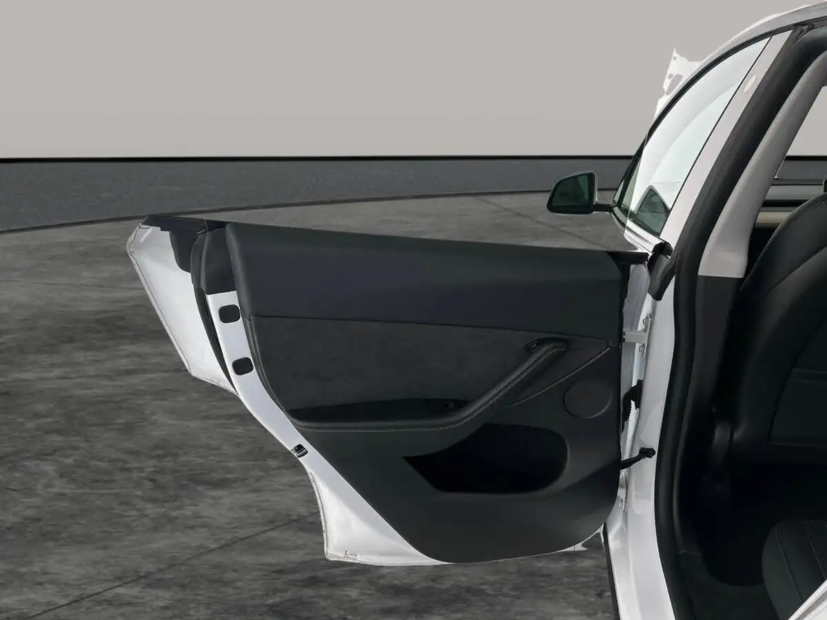 2022-tesla-model-y-e-long-range-big-22