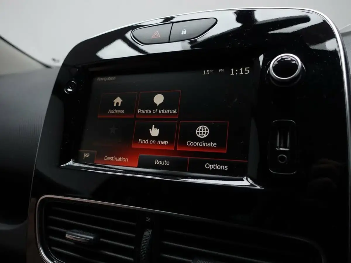 2019-renault-clio-09-tce-iconic-90ps-big-24