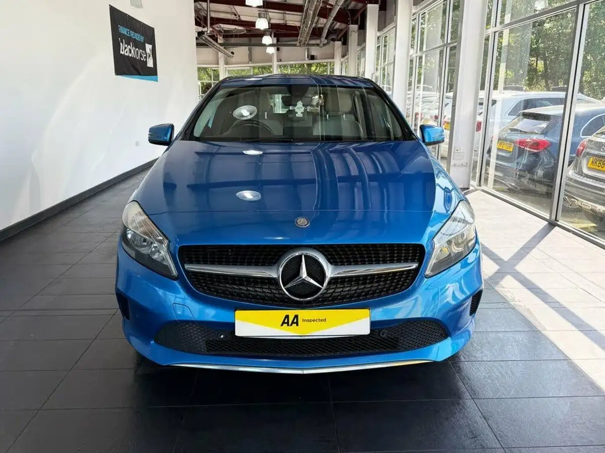 2016-mercedes-benz-a-class-15d-a180d-sport-ss-7g-dct-big-4