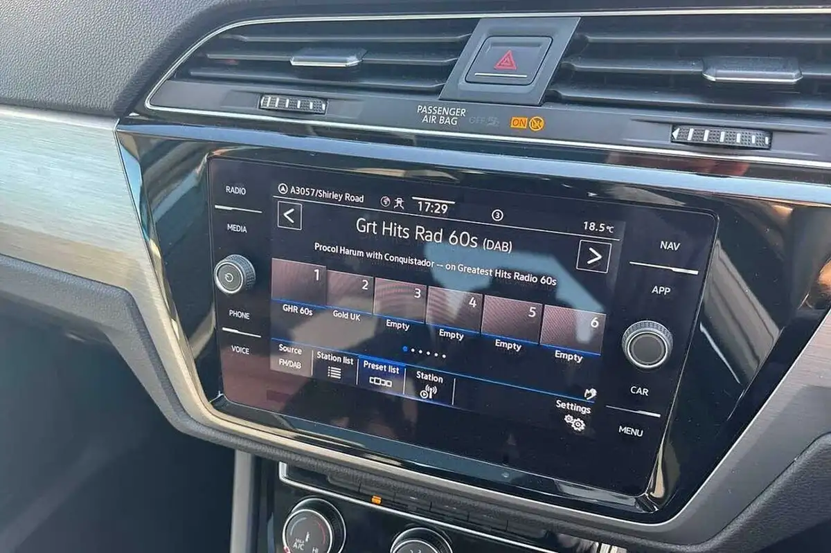 2021-volkswagen-touran-15-tsi-se-family-dsg-big-12