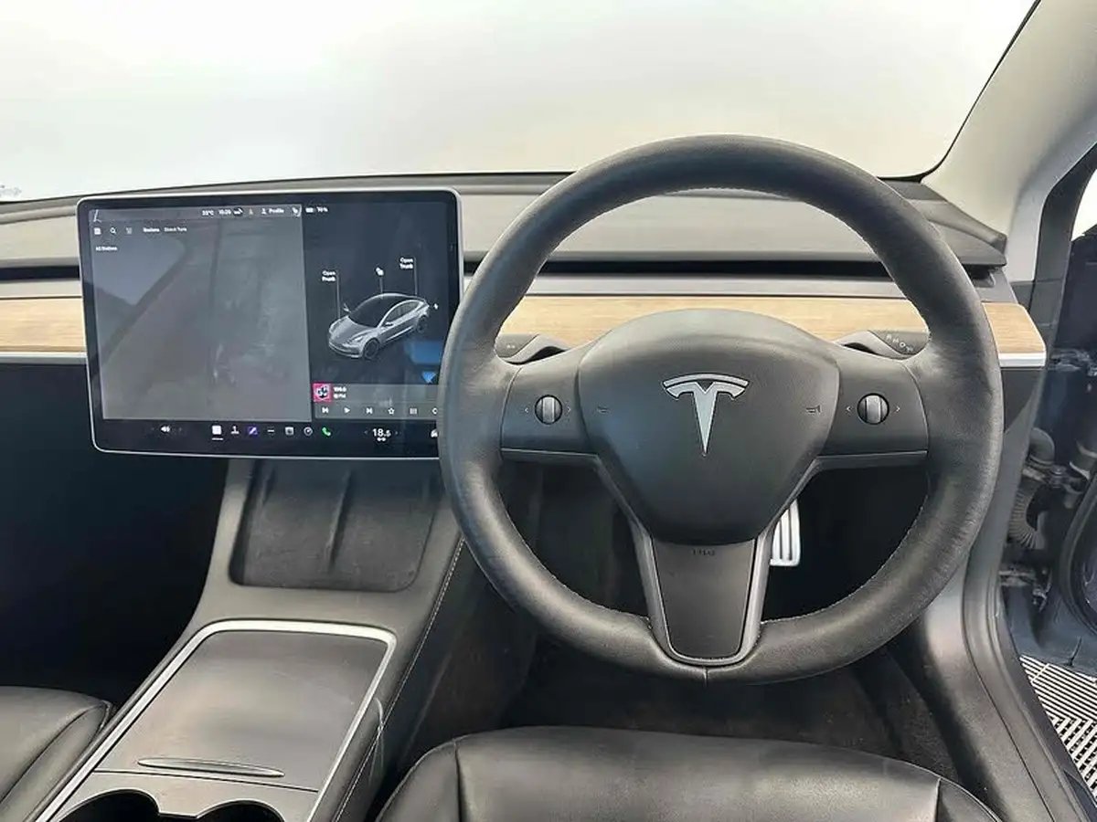 2021-tesla-model-3-e-performance-4x4-big-15