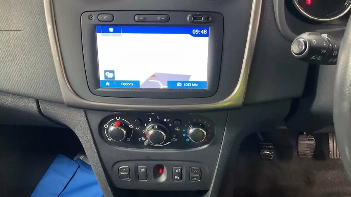 2016-dacia-sandero-stepway-09-tce-laureate-big-4