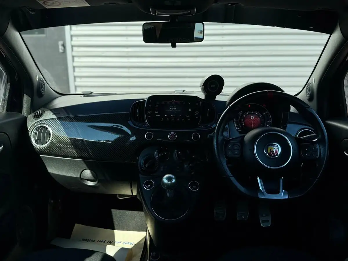 2017-abarth-595-14-tjet-big-15