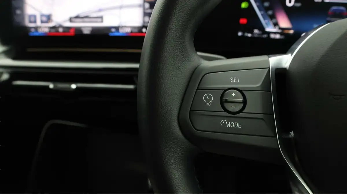 2022-bmw-x1-15-sdrive20i-xline-big-20
