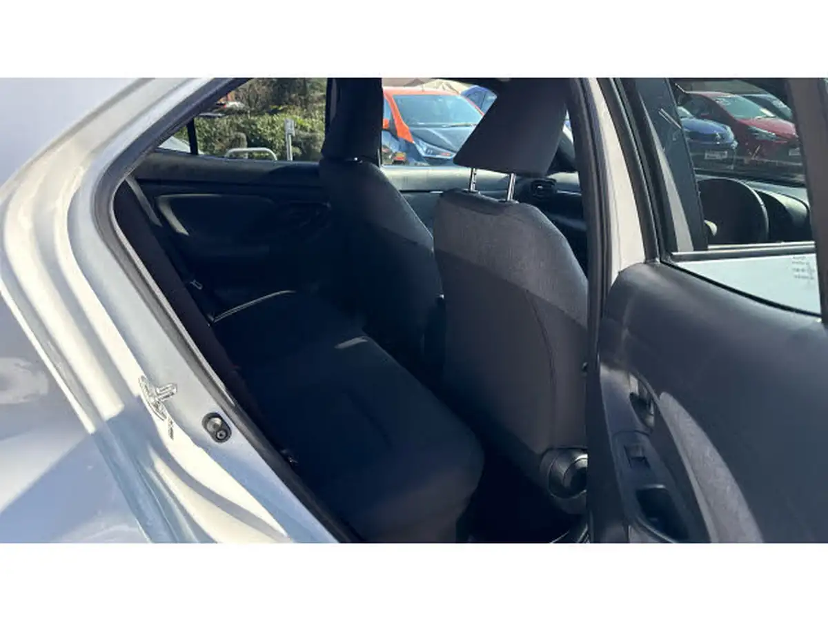 2021-toyota-yaris-15-vvt-i-design-panoramic-roof-big-11