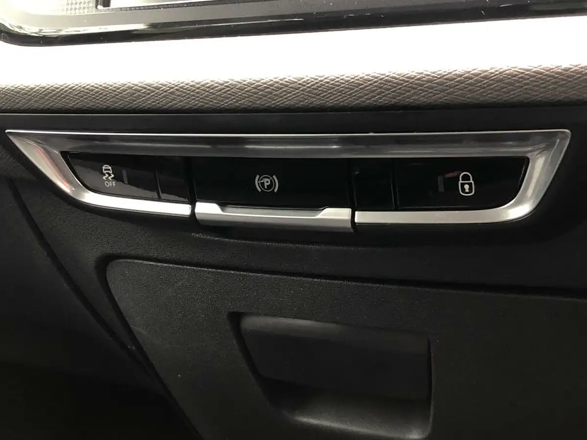 2016-citroen-grand-c4-picasso-16bluehdi-exclusive-eat6-big-58
