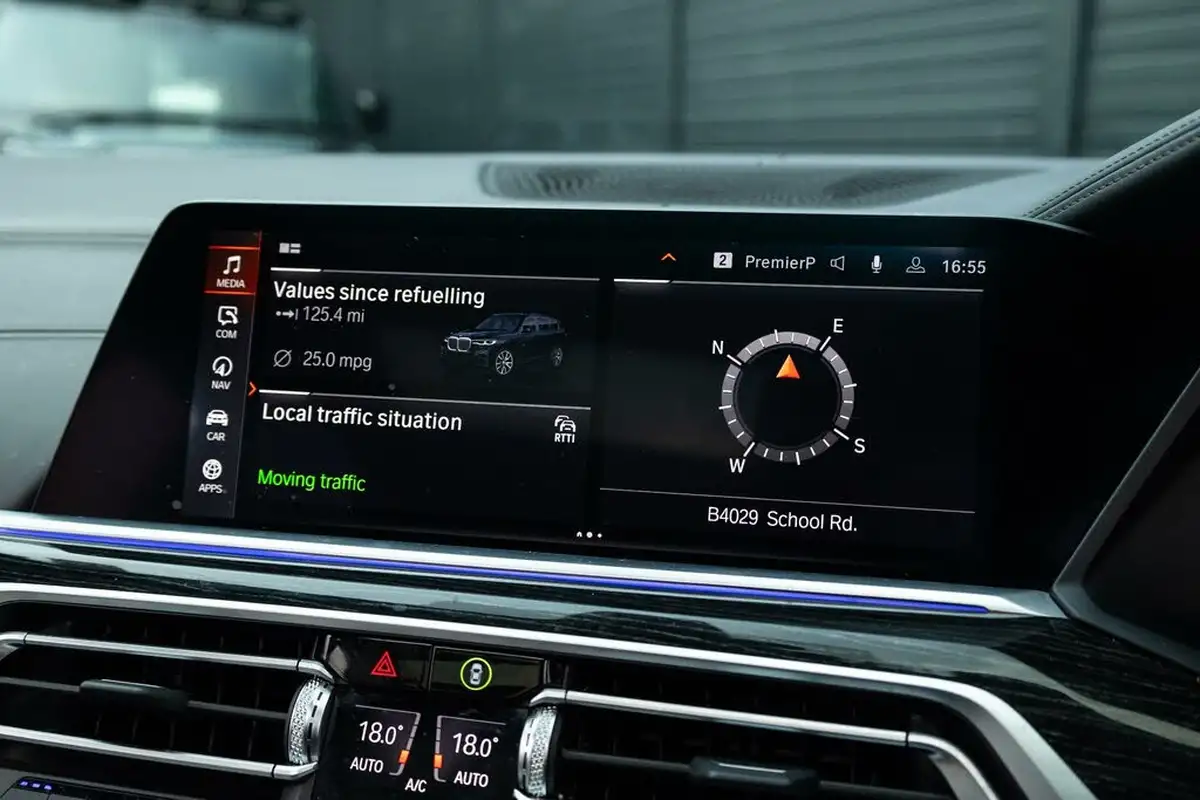 2020-bmw-x7-30td-m50d-big-39