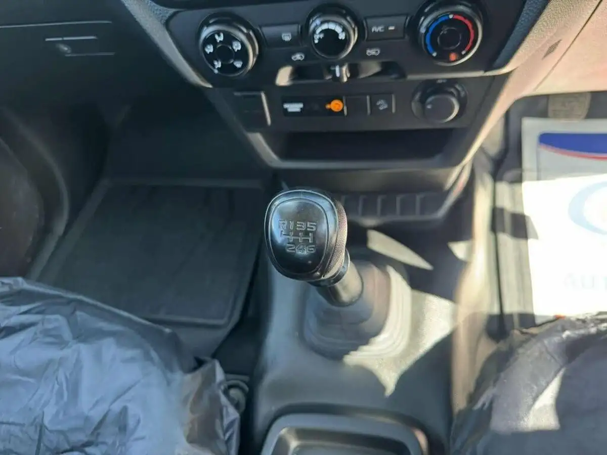 2022-isuzu-d-max-19td-utility-4x4-double-pickup-big-11