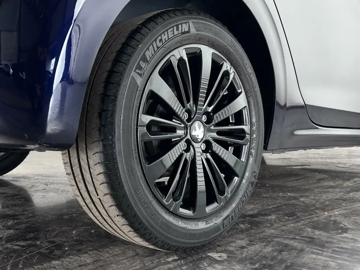 2019-peugeot-208-12-puretech-tech-edition-82bhp-big-8