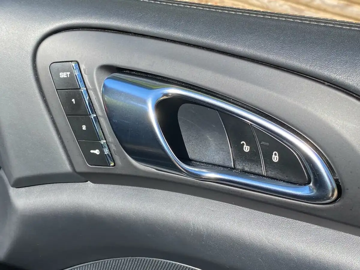 2015-porsche-cayenne-36-s-big-57