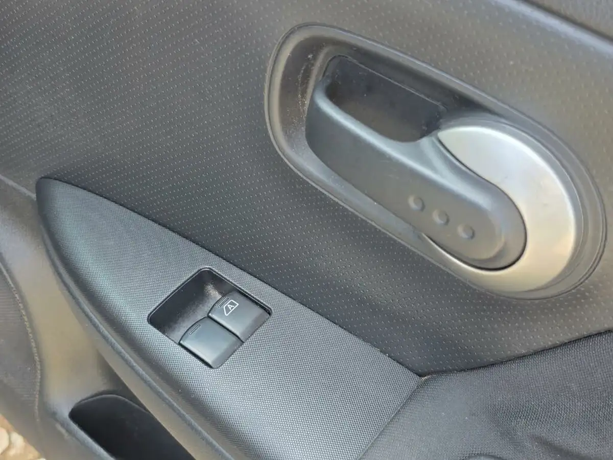 2010-nissan-note-16-visia-ac-auto-big-41