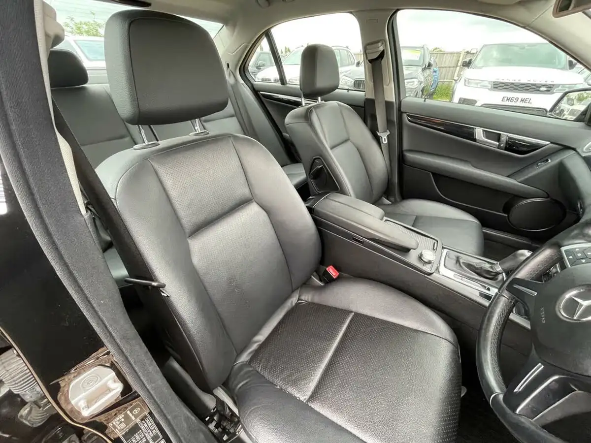 2013-mercedes-benz-c-class-21cdi-c220-cdi-executive-se-170bhp-saloon-4d-7g-tronic-plus-big-13