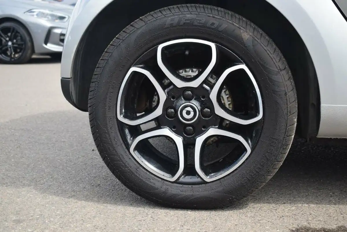 2017-smart-fortwo-10-prime-71bhp-premiumss-coupe-twinamic-big-8