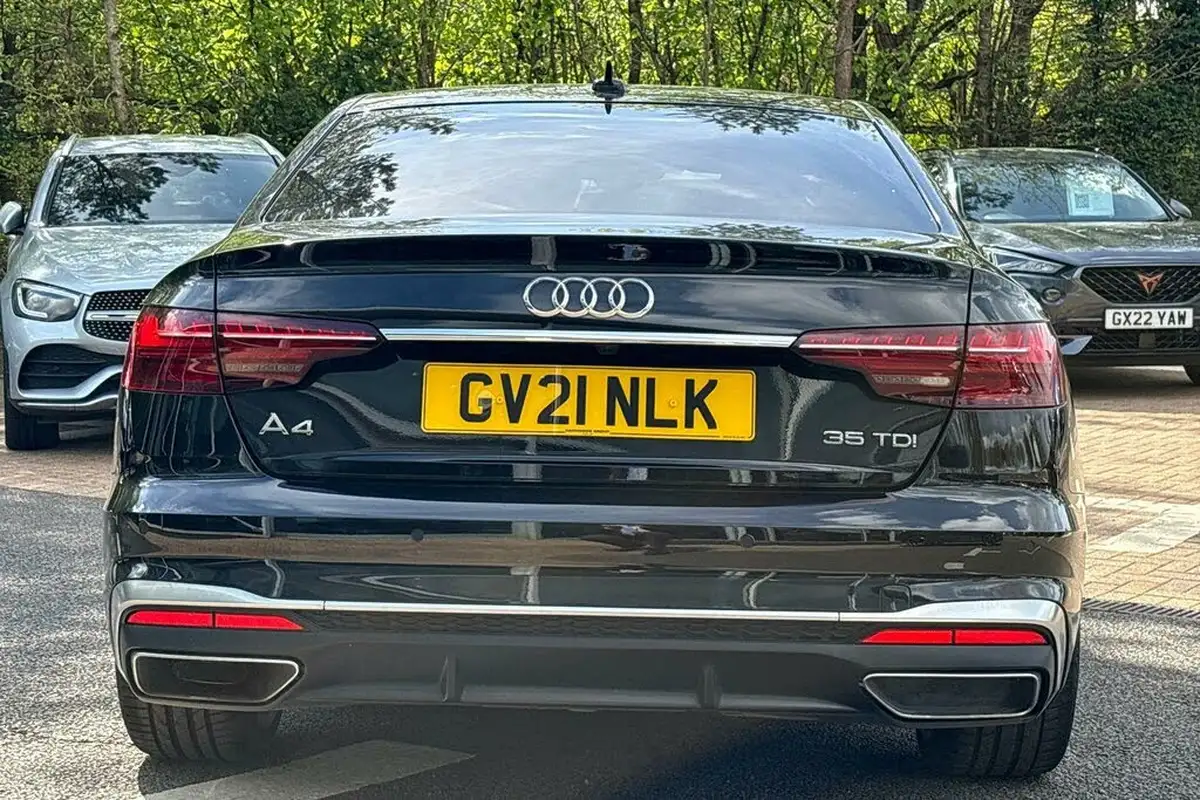 2021-audi-a4-20-35-tdi-s-line-big-7